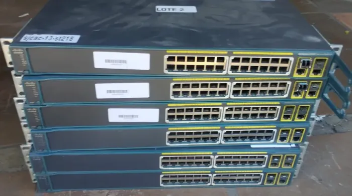 Switch Cisco 2960 24p 24Portas fast Poe
