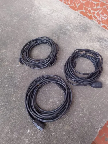 Três Extensões Elétricas