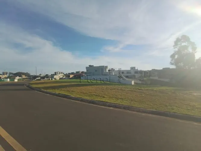 Terreno à venda em Indaiatuba, Jardim Santa Rita, com 728.28 m², Villa dos Pinheiros