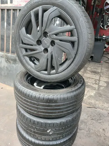 Vendo jogo Roda Gm aro 15 com os pneus/ 195./50