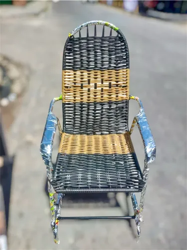Cadeira de Balanço com Molas nova (Entregamos)
