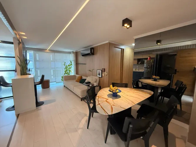 COBERTURA DUPLEX EM TAMBAÚ A 1 rua da praia
