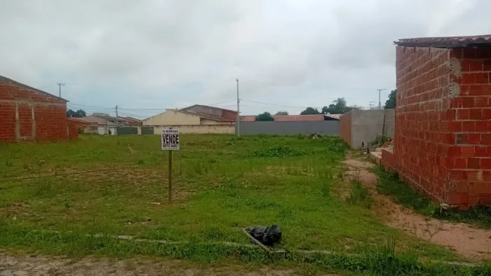 Imóvel para venda possui 200 metros quadrados em Outra Banda - Maranguape - CE
