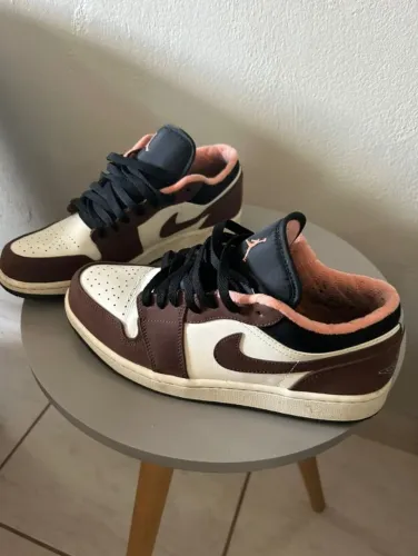Air Jordan 1 Low SE Mocha