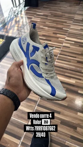 Tênis de corrida corre 4