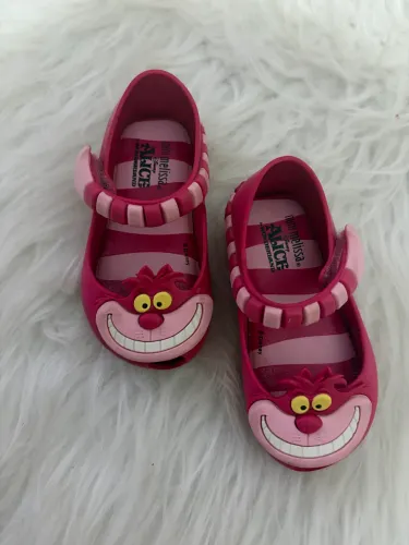 Mini Melissa Alice no País das Maravilhas 19