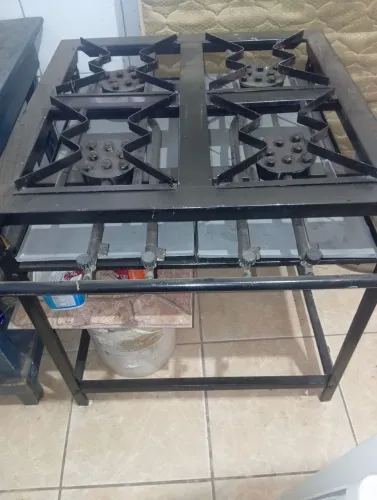 Vendo fogão industrial usado excelente em ótima condições 