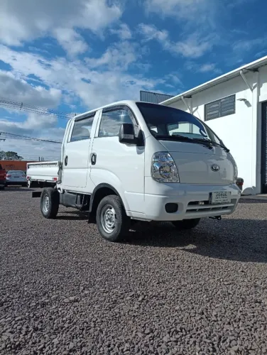 Kia Motors Bongo K-2700 2.7 4x2/4x4 Diesel 2011