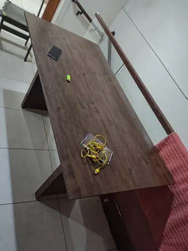 Mesa sem as cadeiras