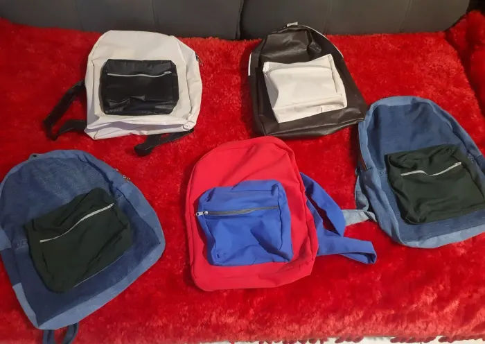 Mochila cores variadas fabricação Própria