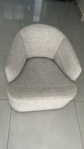  R$ 600,00. Vendo Poltrona semi - nova da Ferrari Estofados.