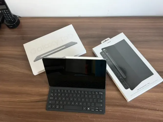 Samsung Galaxy Tab S10 FE 5G + Capa Teclado Original Samsung + S Pen Original