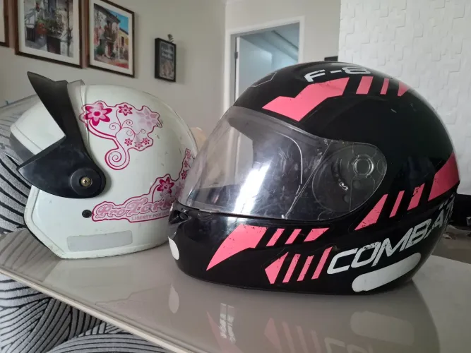Vendo capacetes para moto, tamanho 56