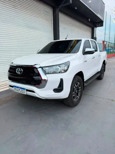 Toyota Hilux CD 4X4 2.8 Diesel Mec. 2023