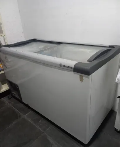 Freezer Horizontal (tampa vidro)