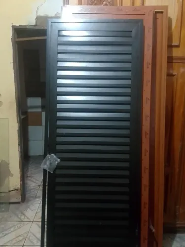 Porta de alumínio 70 por 210
