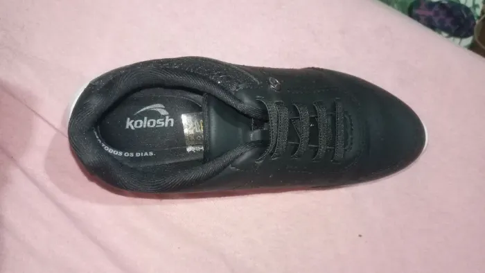 Vende-se esse sapato está semi-novo por 40 reais