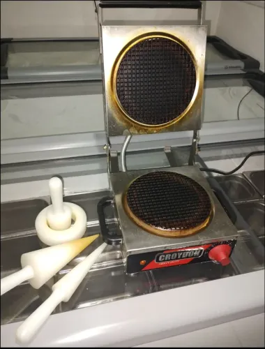 Vendo máquina de fazer casquinha de sorvete