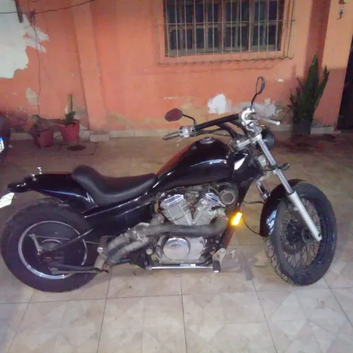 SÓ TRANSFERIR, ELA É A ANTERIOR A SHADOW 600Cc