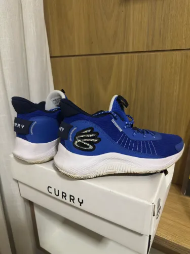 Tênis UA CURRY 3Z7