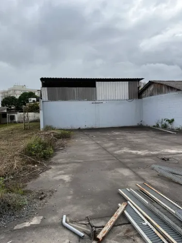 Terreno e galpão Aterrado