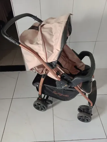 Carrinho de bebê Burigoto ( completo ) pouco usado