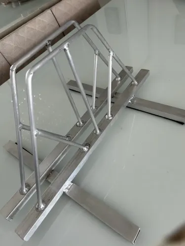 suporte de chão para bicicleta ou bicicletário de chão Parciclo em Alumínio Rígido