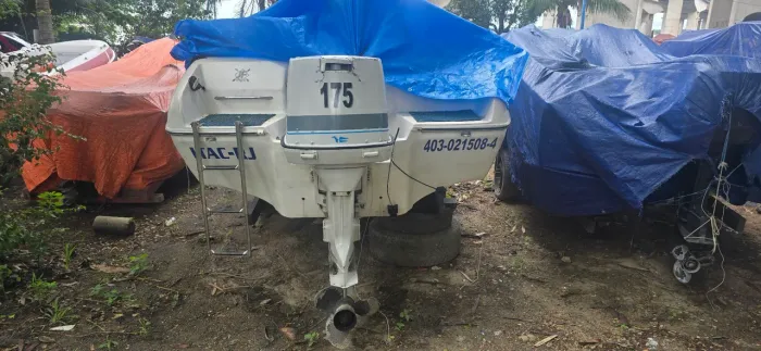 Vendo lancha motor 2t 