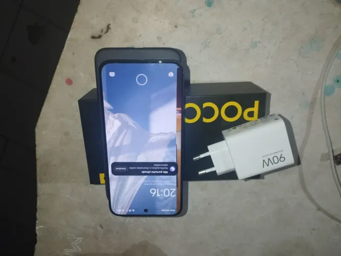 Poco F7 