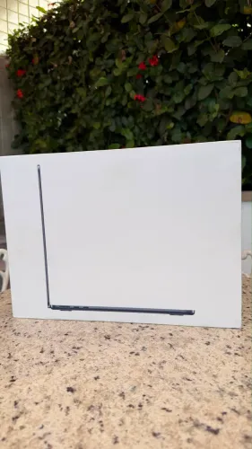 Macbook AIR M5 tela 13 16GB RAM SSD 512GB - cor : midnight