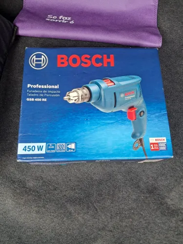 Furadeira Bosch Profissional com kit Bosch.