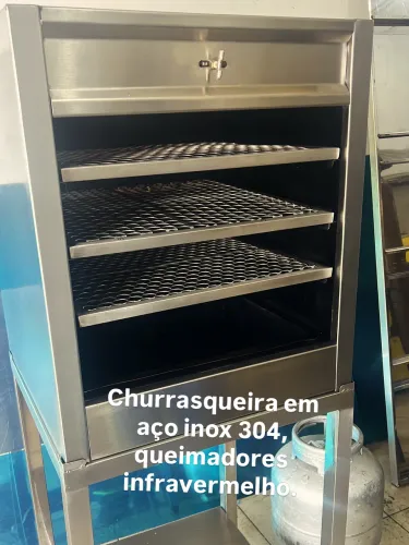 Churrasqueira em aço inox!