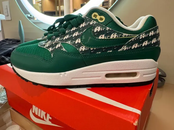 Tênis Nike Air Max - tam 35,5