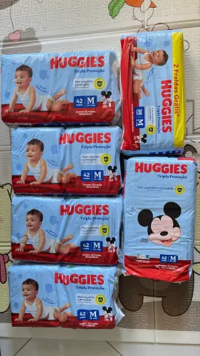 Kit fralda Huggies 35 a unidade e 30 se pegar o kit