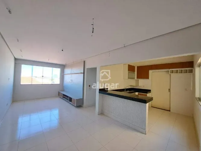 Apartamento à venda, 3 quartos, 1 suíte, 2 vagas, Planalto - Montes Claros/MG - R$ 400.000