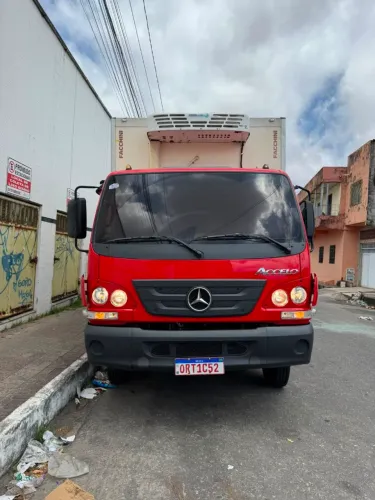 VENDO/TROCO MERCEDES ACCELO 815 2013 C/ BAÚ FRIGORIFICO