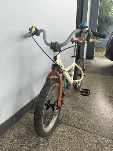 Bicicleta Infantil BTWIN Aro 16 - Ótimo Custo-Benefício