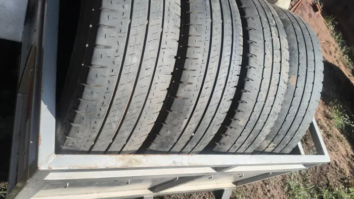 Pneus 225/75 aro 16 camionete ou van