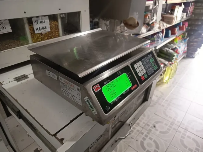 Vendo balança Magna com bateria