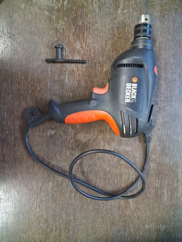 Furadeira Black & Decker BH50-BR. Perfeito estado de funcionamento.