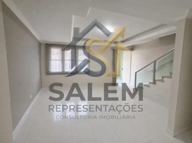 Sobrado de 190 m² com 3 quartos e Piscina à venda em Água Fria - SP
