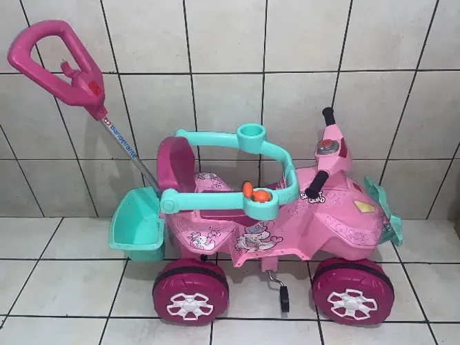 Carrinho de Passeio e Pedal Unicórnio - Bandeirante Descrição: Vendo lindo carrinho infan
