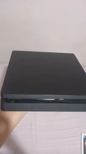 PS4 1TB 1 Controle e Dois Jogos