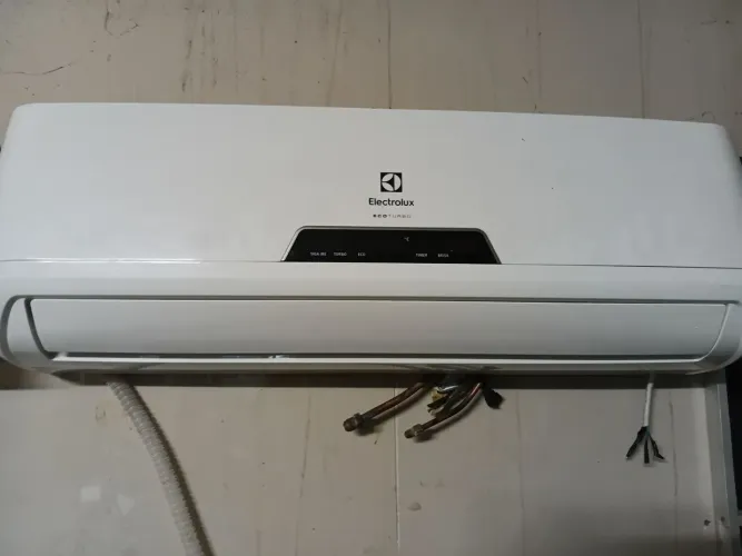 Split de 9.000 btus ,Electrolux toda original de cobe
