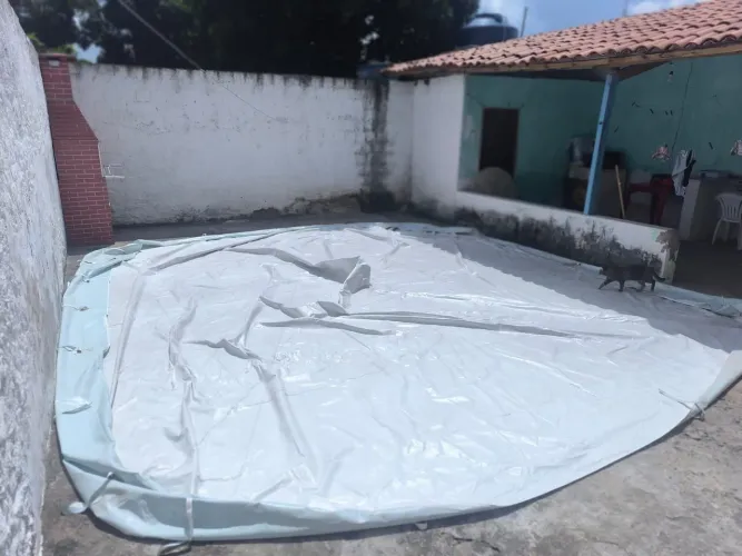 Vendo Lona para toldo sem os ferros