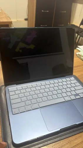 MacBook A3404 2026 13?