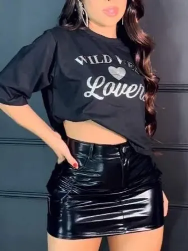 Saia cargo de vinil PRETA (Veste M e G)