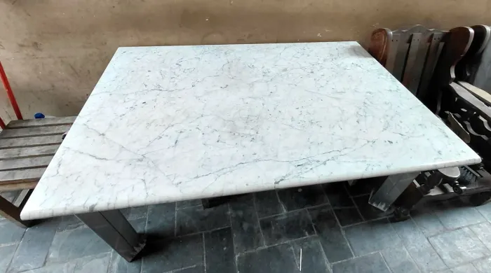 Mesa de mármore 1.50 por 1.00