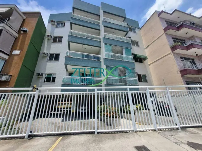 Apartamento venda, varanda, 61m², 2 qtos, vaga, elevador, perto Largo do Bicão, Vila da Pe