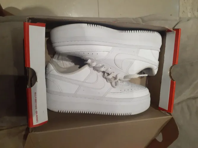 Tenis da nike court vision sola alta